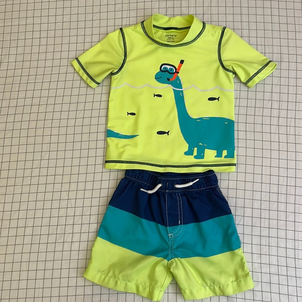 Carters 18M matching bathing suit set. Swim shirt and shorts in great condition!
